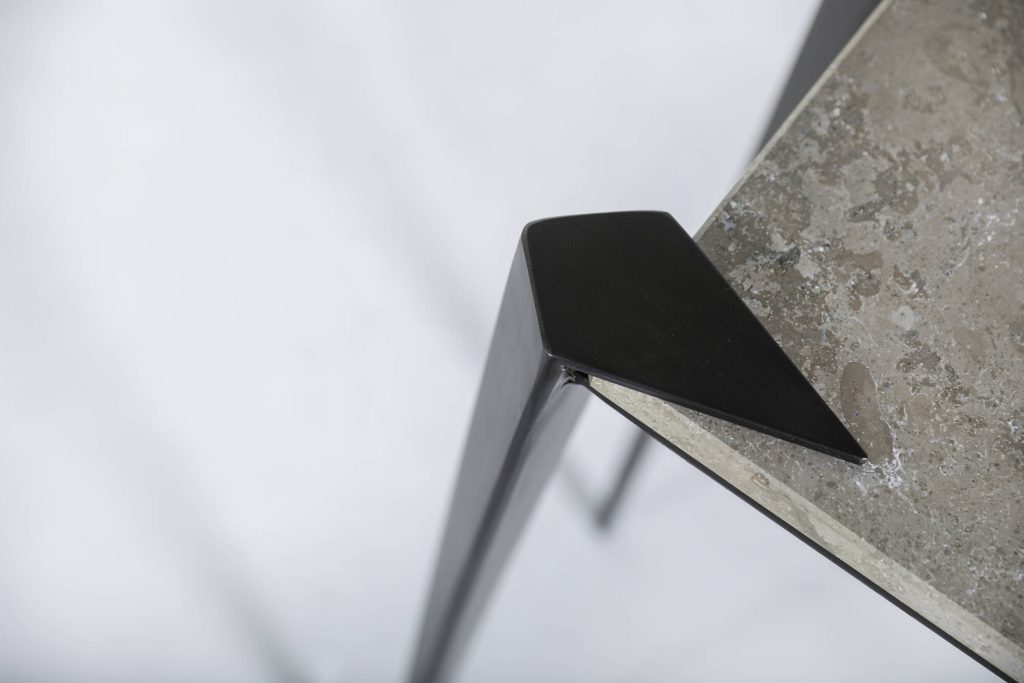 Figura Console