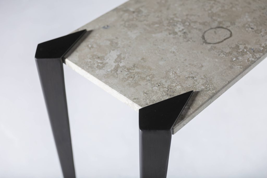Figura Console