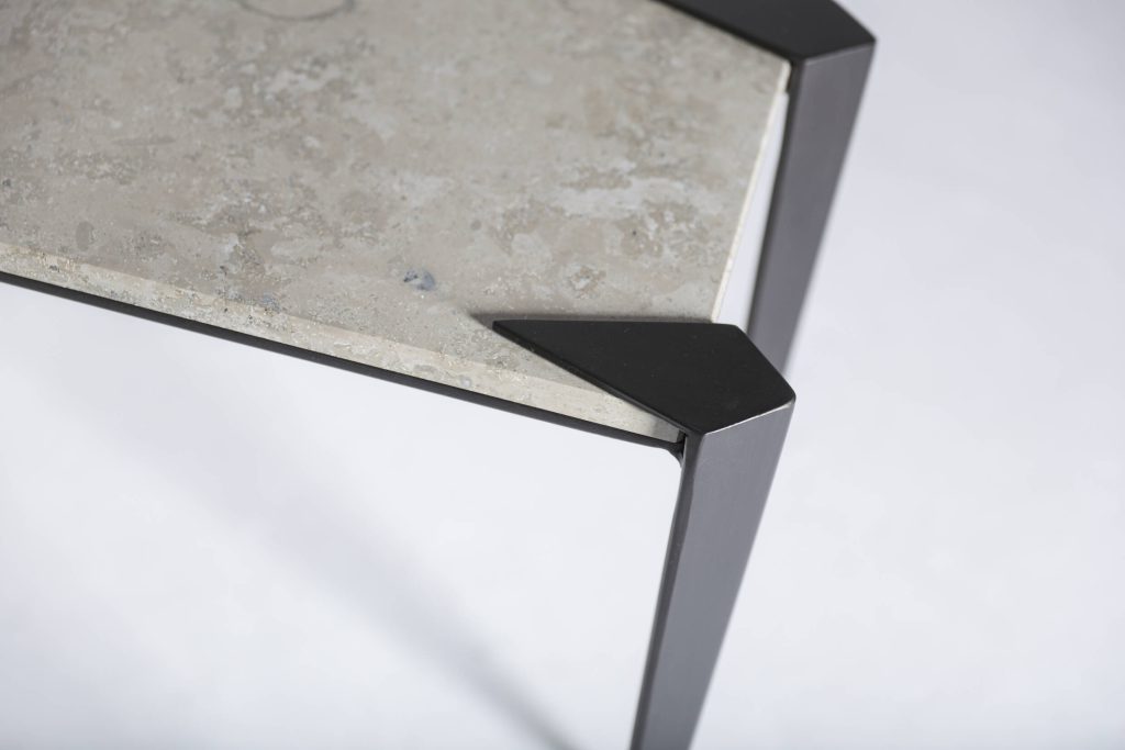Figura Console